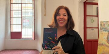 Cocodrilos, narcoestado y lo femenino: el debut de Melanie Pérez Ortíz en Querétaro