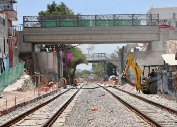 Continuarán obras del Tren en Bernardo Quintana tras fin del ciclo escolar