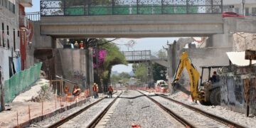 Continuarán obras del Tren en Bernardo Quintana tras fin del ciclo escolar