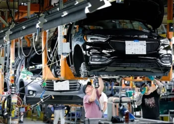 Quiere Trump 50% de contenido estadounidense en autos