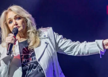 Bonnie Tyler fue reanimada tras sufrir paro cardíaco