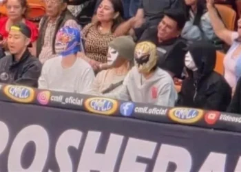 Se lanza BTS a las luchas en la Arena México