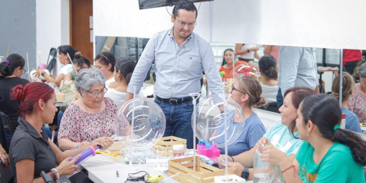 Cerca de 800 mujeres se inscriben a cursos gratuitos de Corregidora