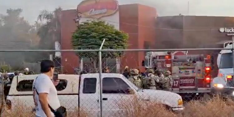 Incendian Casino Tropicana de Culiacán, Sinaloa