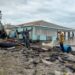 Restaurante colapsa por fuertes olas en Playa Bagdad de Matamoros, Tamaulipas