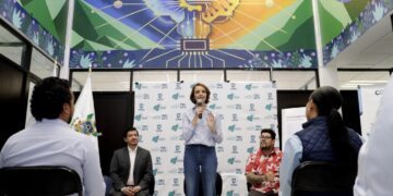 Inaugura López Birlain el mural Convergencia en la UTC