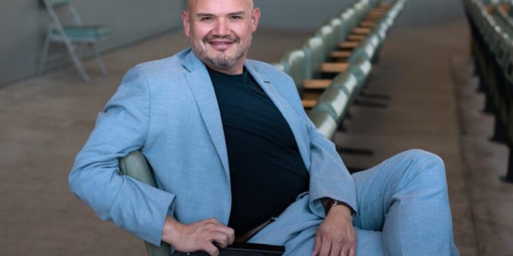 Mexicano David Lomelí, nuevo director general de la Ópera de Dallas