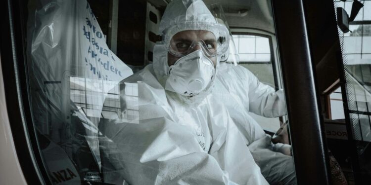 Italia detecta posible caso de ébola; activa protocolos sanitarios