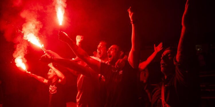 Al menos 79 detenidos y un policía herido, balance provisional por los festejos del PSG