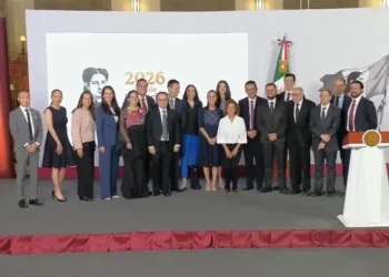 Anuncian inversión de 21 mmdp en sector farmacéutico