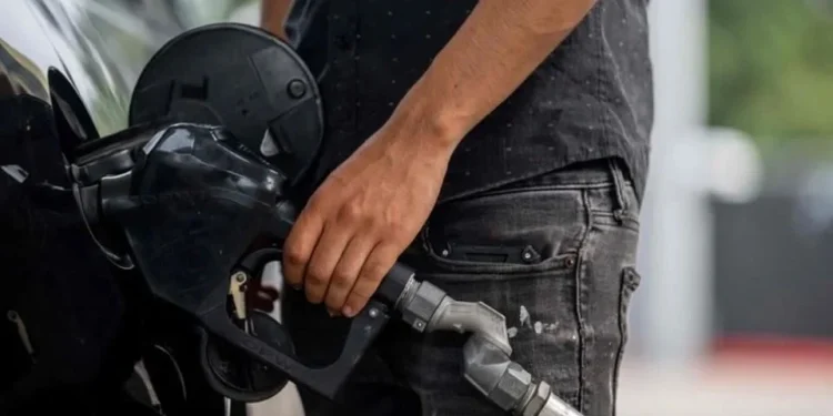 Incumplen 36% de gasolineras precio tope de diésel