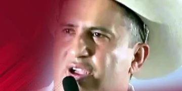Comparece Leonel Godoy por caso Manzo ante FGE-Michoacán