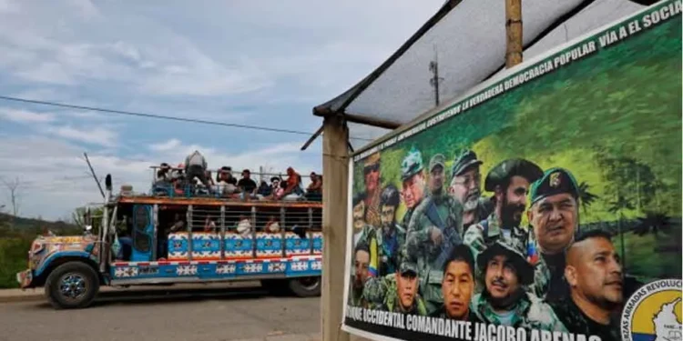 Enfrentamiento entre guerrillas deja 48 muertos en Colombia