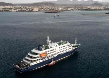Evacuan a 3 enfermos con hantavirus de crucero en Cabo Verde