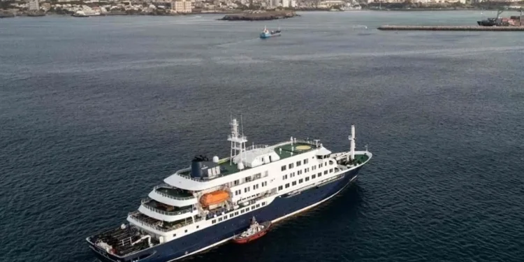 Evacuan a 3 enfermos con hantavirus de crucero en Cabo Verde