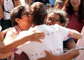 Pide Sheinbaum reconocer los cuidados en Día de las Madres