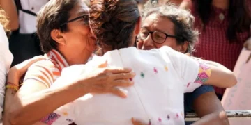 Pide Sheinbaum reconocer los cuidados en Día de las Madres