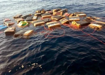 Asegura Marina 2.1 toneladas de cocaína en el mar