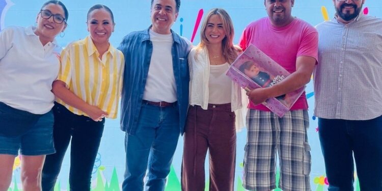 Celebran el Día del Niño y la Niña en San Juan del Río para la familia del Poder Ejecutivo