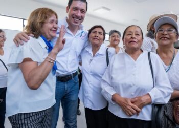 Entrega Monsalvo Casa de día en La Pradera Municipio del Marqués