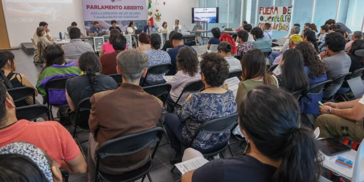Debaten tarifas y acceso al agua en Parlamento Abierto de Querétaro