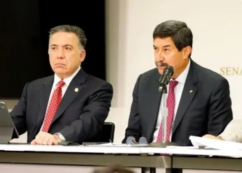 Asegura Corral que Inzunza hace vida normal en Culiacán