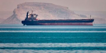 EU ataca sitios de lanzamiento de misiles y buques de Irán