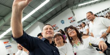 Mauricio Kuri conmemora el Día del Trabajo con el magisterio queretano