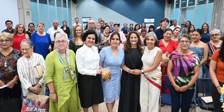 Presentan en el Gómez Morin el libro Cuando la Vida Cambia