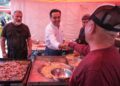 Recorre Luis Nava tianguis de Santa Mónica para dialogar con comerciantes y familias