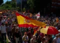 Marchan en Madrid para exigir renuncia de Sánchez