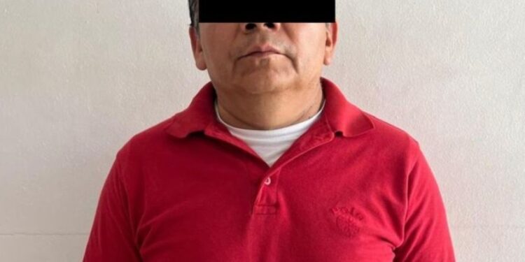 Cae maestro acusado de abusar de 5 estudiantes