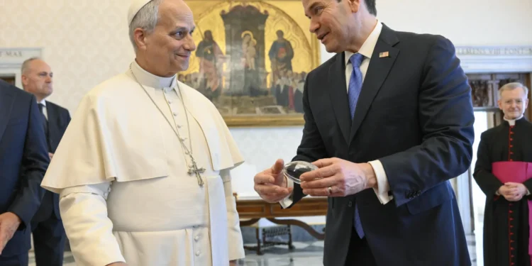 Marco Rubio manifiesta ante León XIV su “compromiso” por la paz y buena relación con el Vaticano