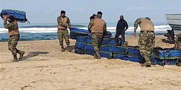 Incauta Marina 26 bultos de cocaína en costa de Guerrero