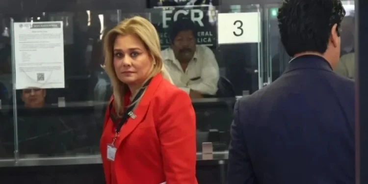 Comparece Maru Campos en FGR, pero de la Ciudad de México