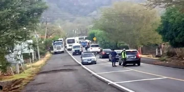 Chocan criminales en Michoacán; desatan bloqueos y quemas