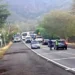 Chocan criminales en Michoacán; desatan bloqueos y quemas