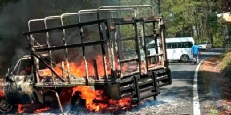 Reportan balaceras en Michoacán tras crimen de comunitarios