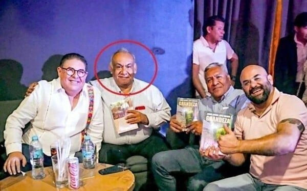 Cae ahora líder transportista ligado a foto con senador