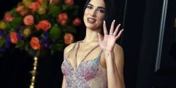 Demanda Dua Lipa a Samsung por uso indebido de su imagen