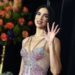 Demanda Dua Lipa a Samsung por uso indebido de su imagen
