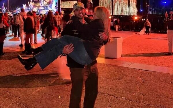 Sydney Sweeney hace oficial su relación con Scooter Braun