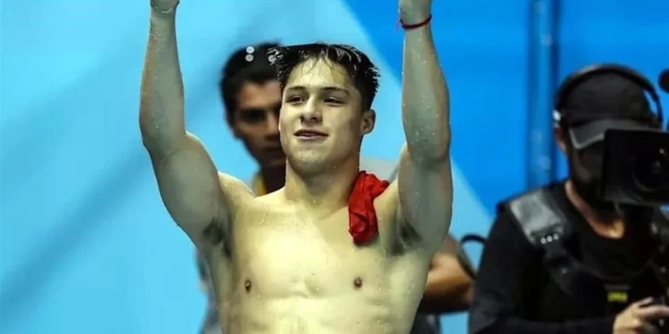 Olvera gana Bronce en Súper Final de Clavados
