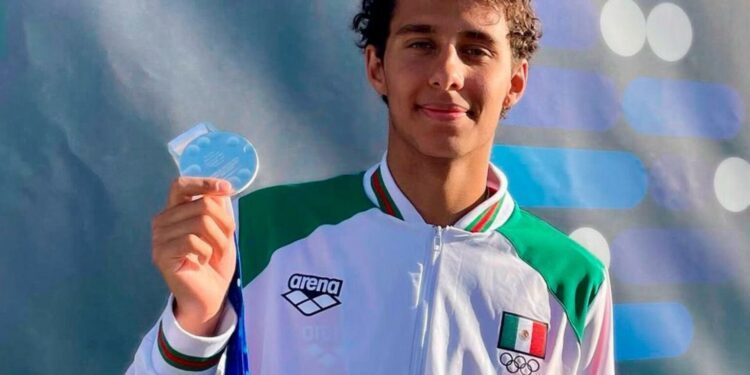 Paulo Strehlke hace historia con medalla de plata en Copa del Mundo de Natación en Aguas Abiertas