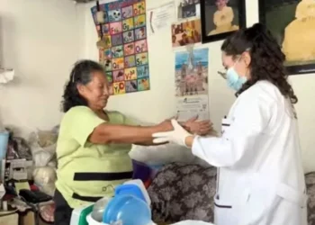Recetarán enfermeras medicinas a ancianos desde 2027