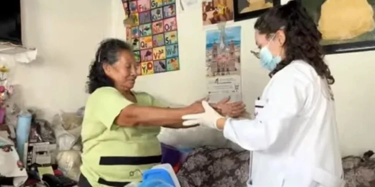 Recetarán enfermeras medicinas a ancianos desde 2027