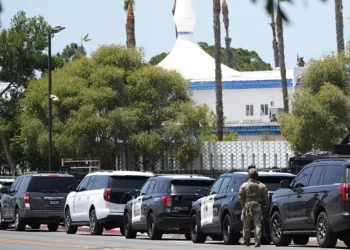 Confirman tres muertos tras ataque en mezquita de San Diego
