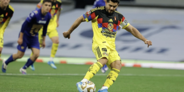 Dos penales rescatan al América