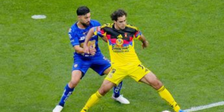 Dos penales rescatan al América