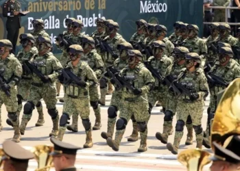 Exhibe Defensa élite militar a Sheinbaum